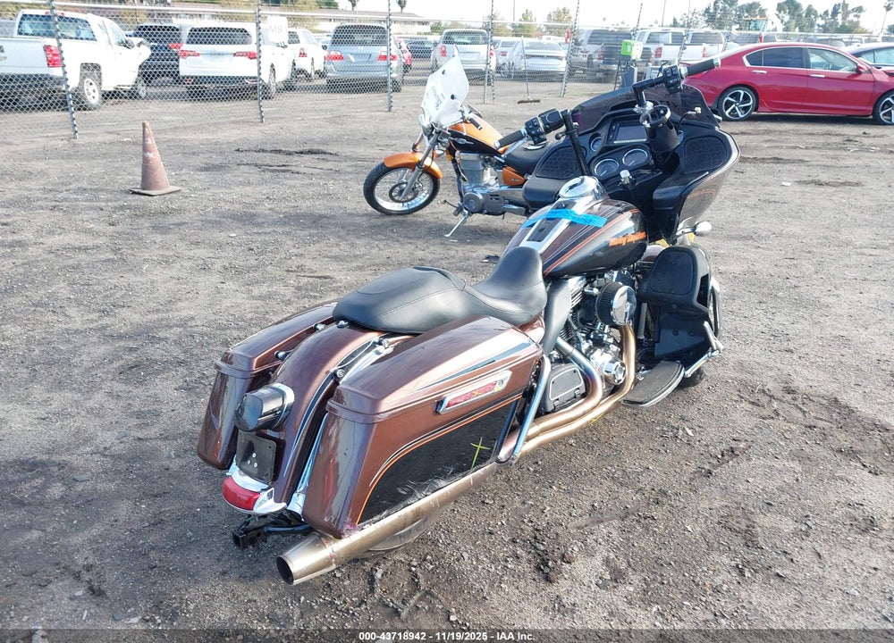 2016 HARLEY-DAVIDSON FLTRU VIN: 1HD1KGL38GB605667