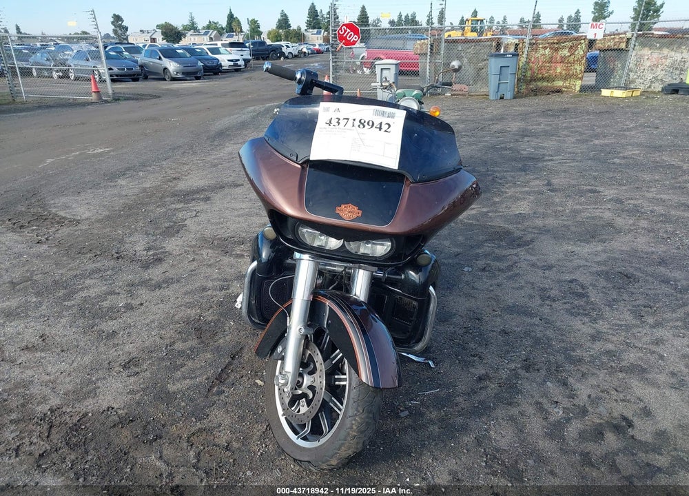 2016 HARLEY-DAVIDSON FLTRU VIN: 1HD1KGL38GB605667