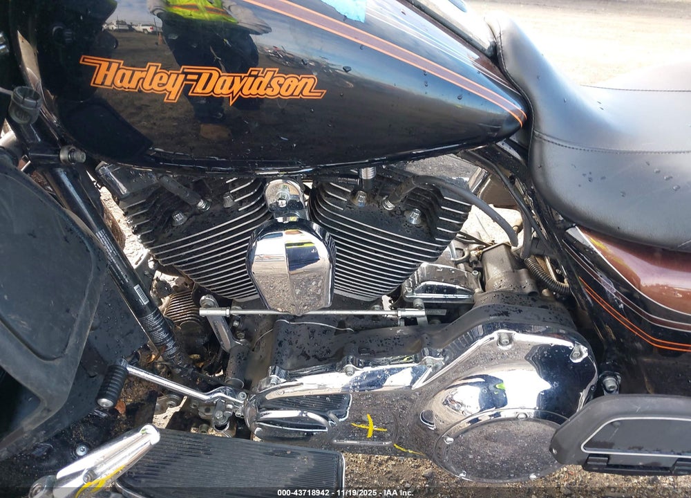 2016 HARLEY-DAVIDSON FLTRU VIN: 1HD1KGL38GB605667
