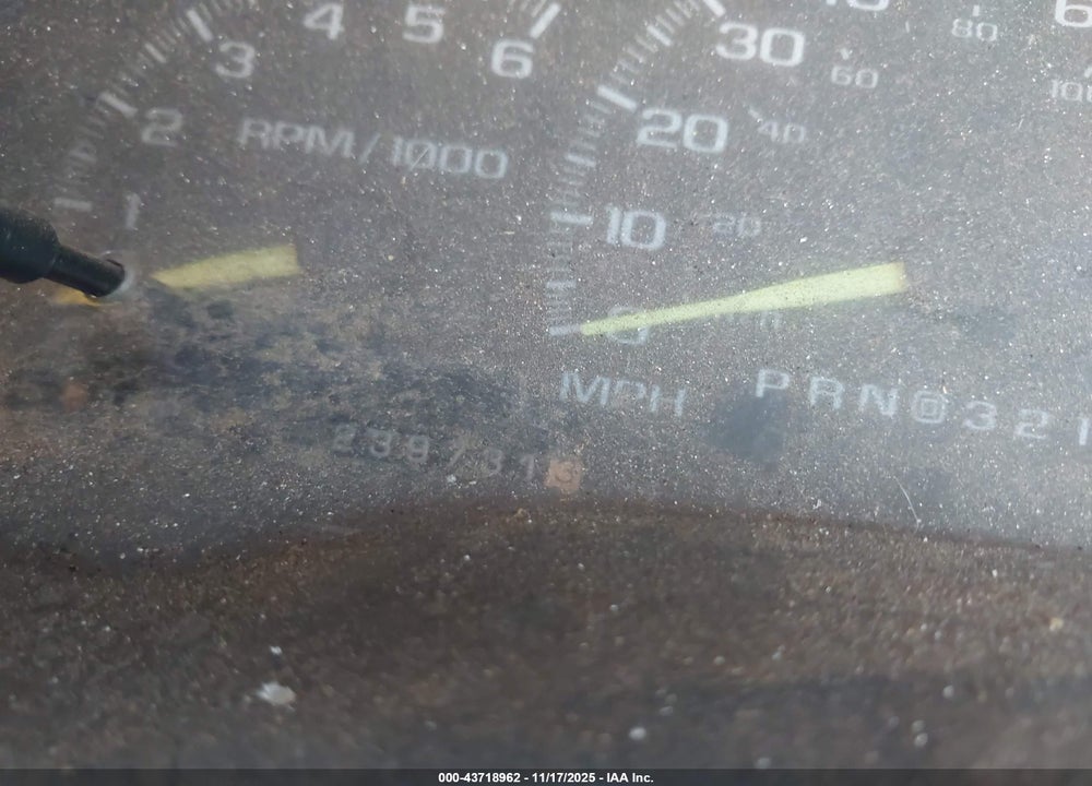 1997 CHEVROLET C1500 FLEETSIDE VIN: 1GCEC14M8VZ108966