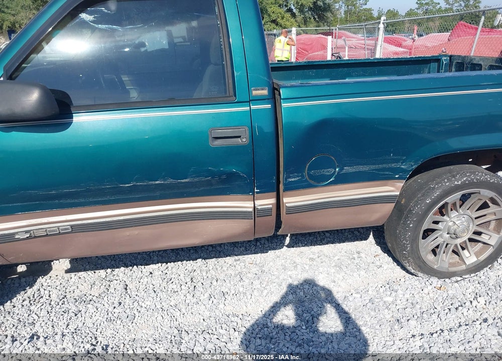 1997 CHEVROLET C1500 FLEETSIDE VIN: 1GCEC14M8VZ108966