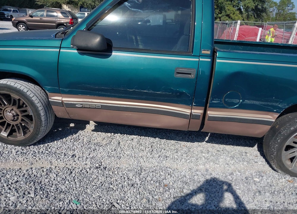 1997 CHEVROLET C1500 FLEETSIDE VIN: 1GCEC14M8VZ108966