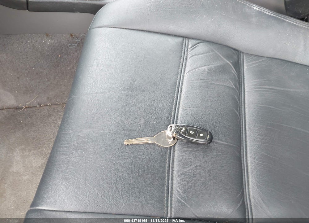 2001 SUBARU LEGACY L VIN: 4S3BH635717302048