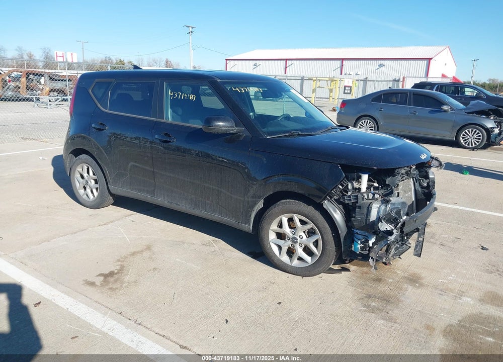 2022 KIA SOUL LX VIN: KNDJ23AU3N7805412