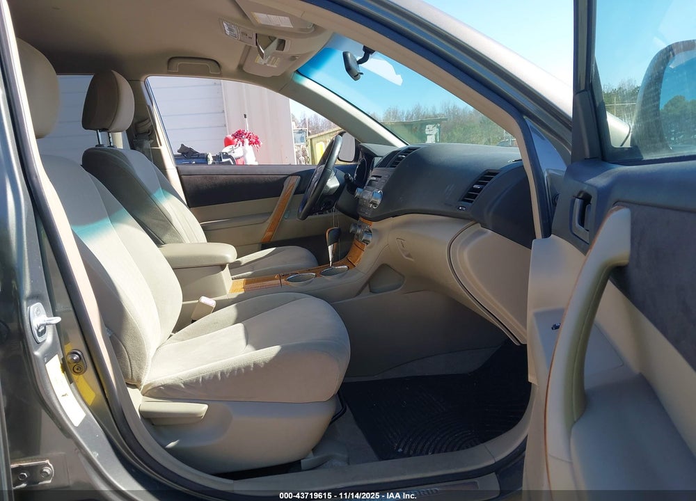 2009 TOYOTA HIGHLANDER HYBRID VIN: JTEEW41A992033580