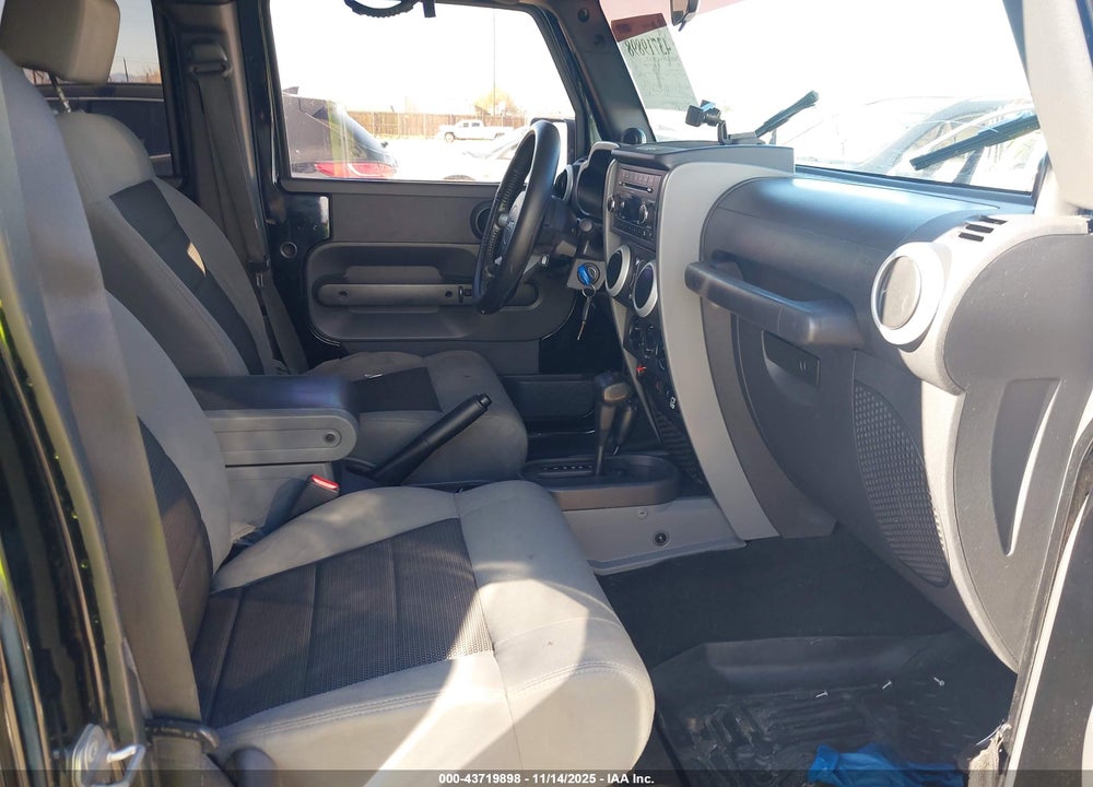 2010 JEEP WRANGLER UNLIMITED SAHARA VIN: 1J4BA5H12AL141419