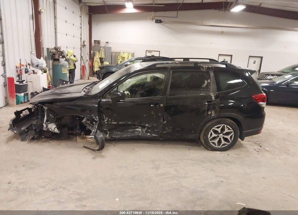2020 SUBARU FORESTER PREMIUM VIN: JF2SKAGC6LH529159