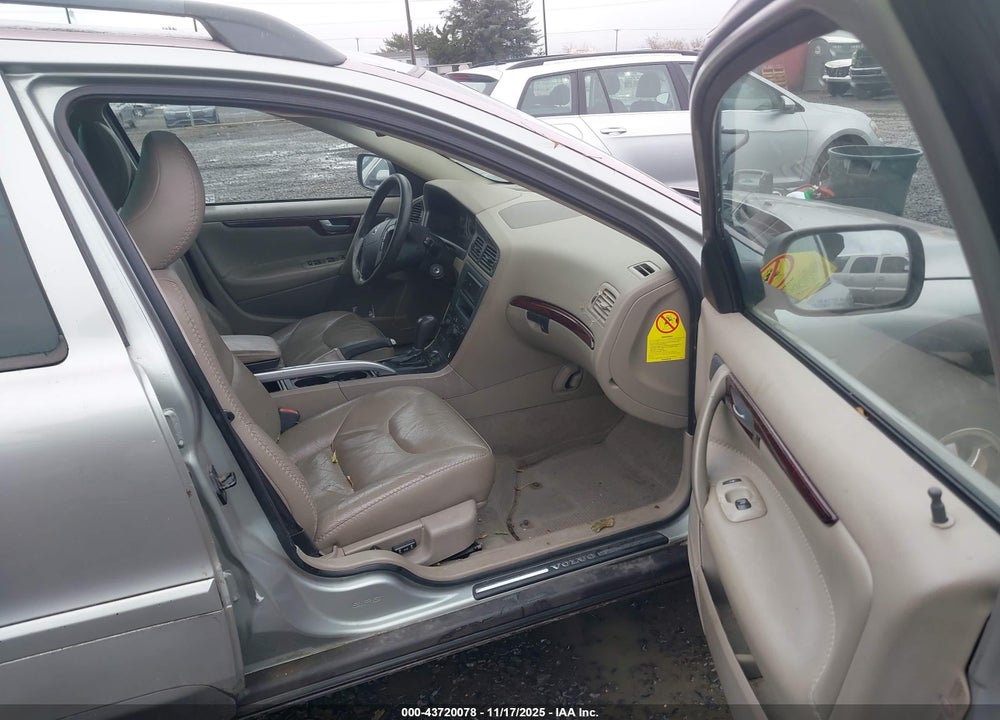 2004 VOLVO XC70 2.5T VIN: YV1SZ59H041138376