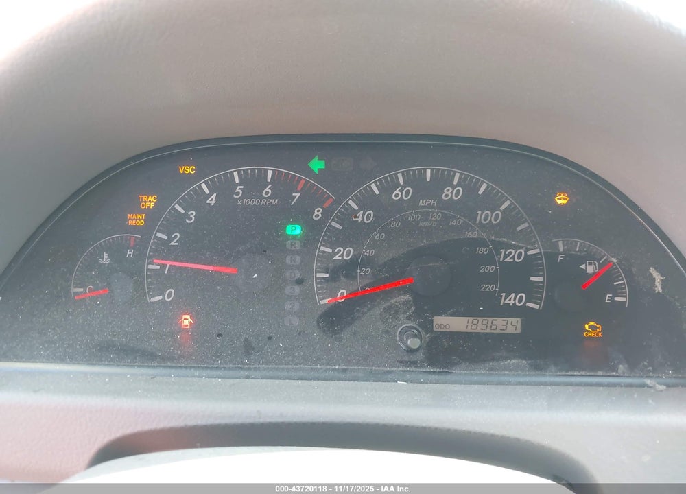 2005 TOYOTA CAMRY XLE V6 VIN: 4T1BF30K75U607194