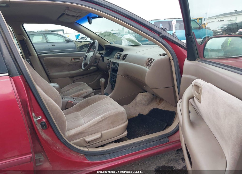 1997 TOYOTA CAMRY LE VIN: JT2BG22K0V0001955