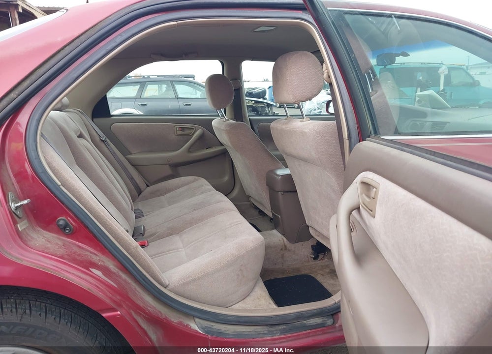 1997 TOYOTA CAMRY LE VIN: JT2BG22K0V0001955