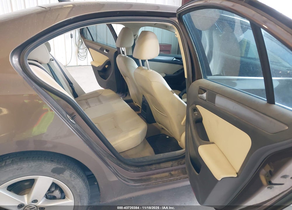 2013 VOLKSWAGEN JETTA 2.0L TDI VIN: 3VWLL7AJ4DM445099