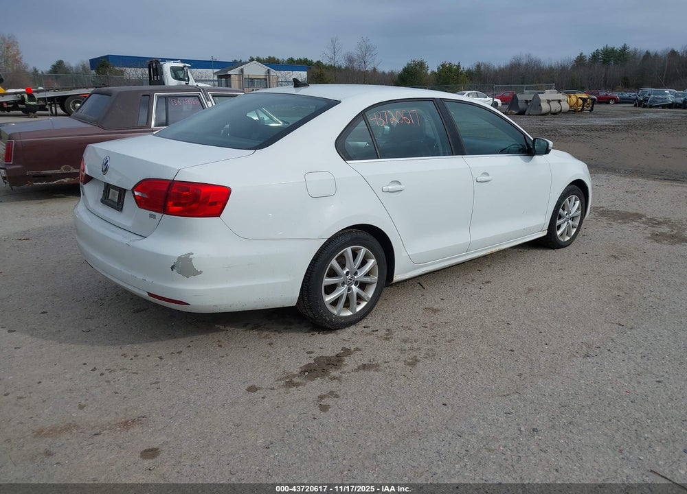 2014 VOLKSWAGEN JETTA 1.8T SE VIN: 3VWD17AJ5EM423673
