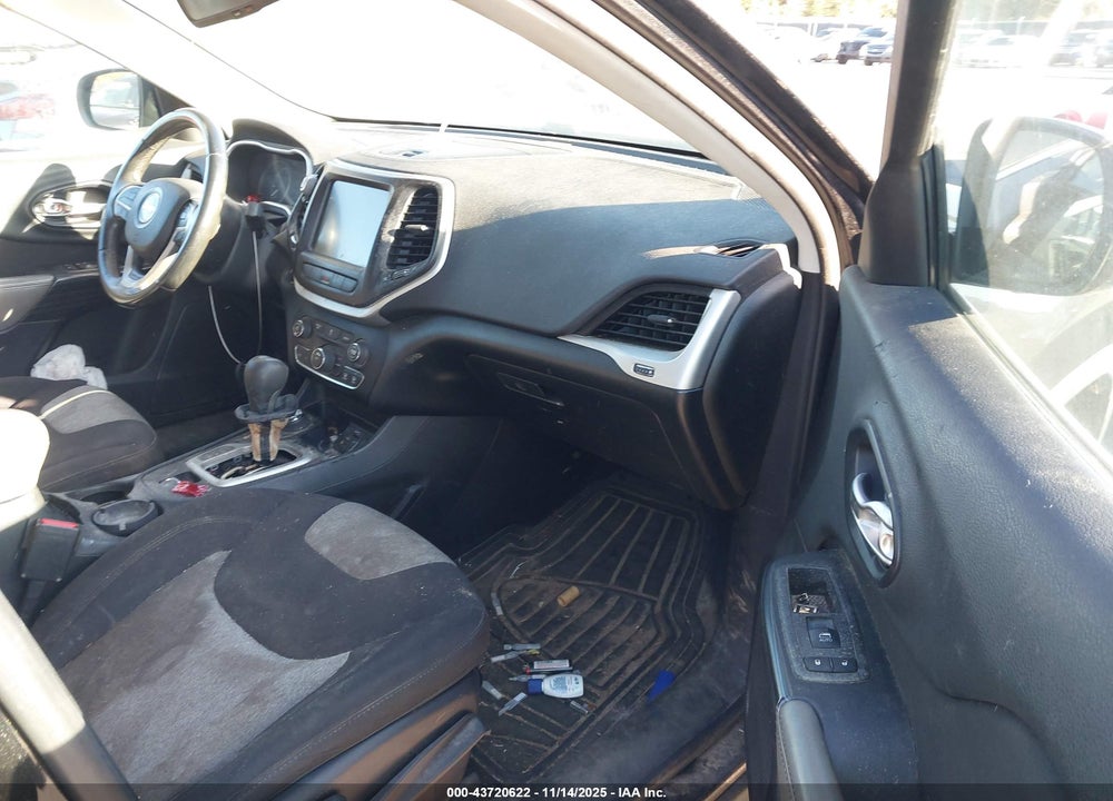 2014 JEEP CHEROKEE LATITUDE VIN: 1C4PJMCB4EW128133