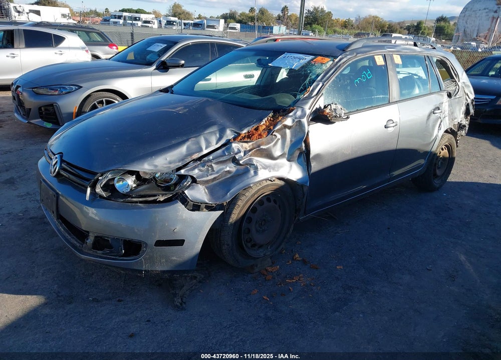 2012 VOLKSWAGEN JETTA SPORTWAGEN 2.5L S VIN: 3VWKP7AJ3CM671021