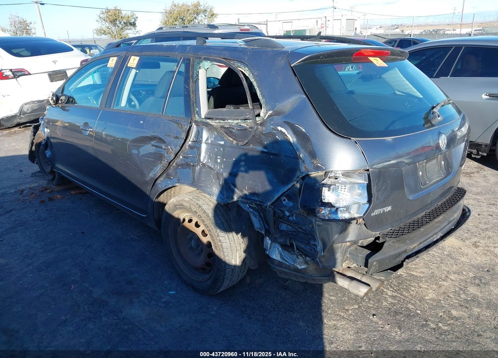 2012 VOLKSWAGEN JETTA SPORTWAGEN 2.5L S VIN: 3VWKP7AJ3CM671021