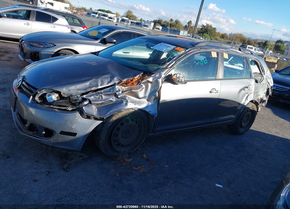 2012 VOLKSWAGEN JETTA SPORTWAGEN 2.5L S VIN: 3VWKP7AJ3CM671021