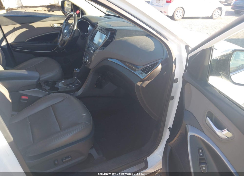 2017 HYUNDAI SANTA FE VIN: 5XYZU3LB3HG418388