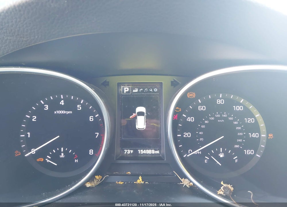 2017 HYUNDAI SANTA FE VIN: 5XYZU3LB3HG418388