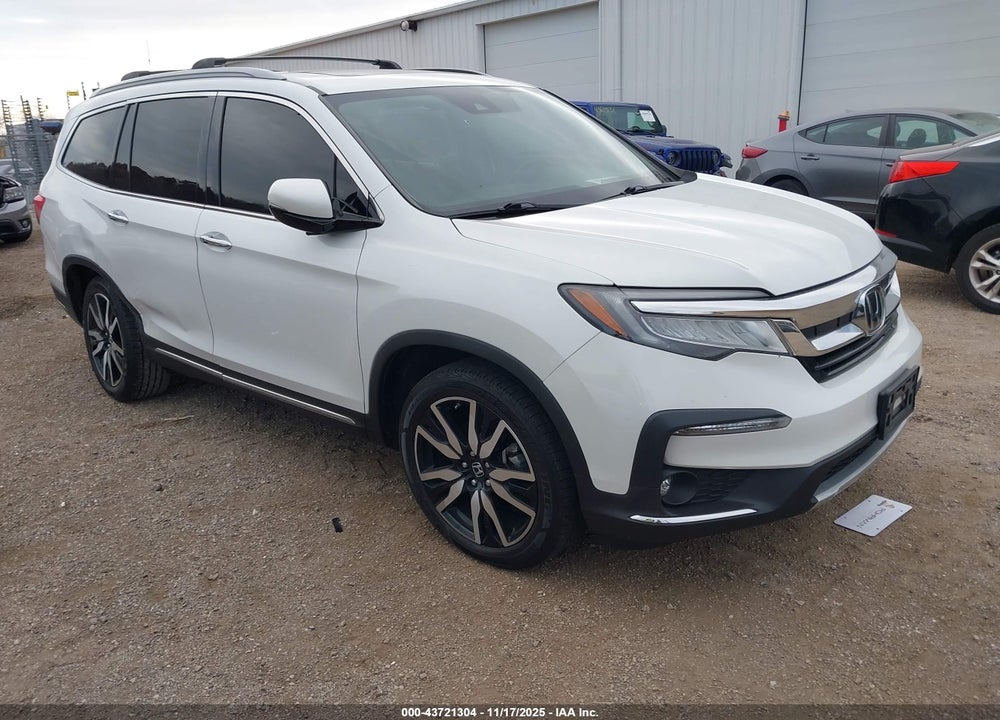 2022 HONDA PILOT AWD TOURING 8 PASSENGER VIN: 5FNYF6H90NB006669