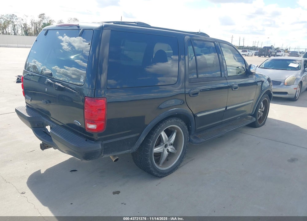 2002 FORD EXPEDITION XLT VIN: 1FMRU15W92LA64176