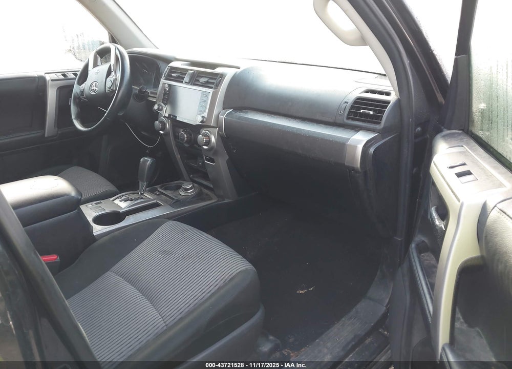 2022 TOYOTA 4RUNNER SR5 VIN: JTEMU5JR2N6082183