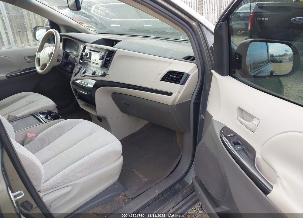 2011 TOYOTA SIENNA LE VIN: 5TDJK3DC3BS020621