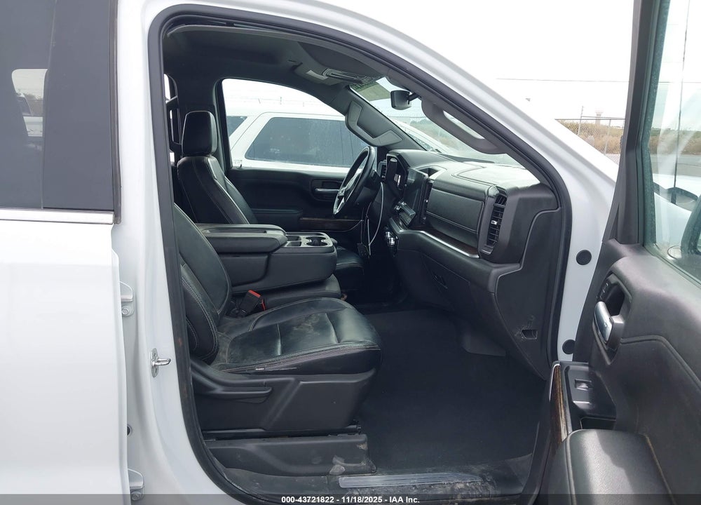 2025 GMC SIERRA 1500 4WD SHORT BOX SLT VIN: 3GTUUDED6SG255873