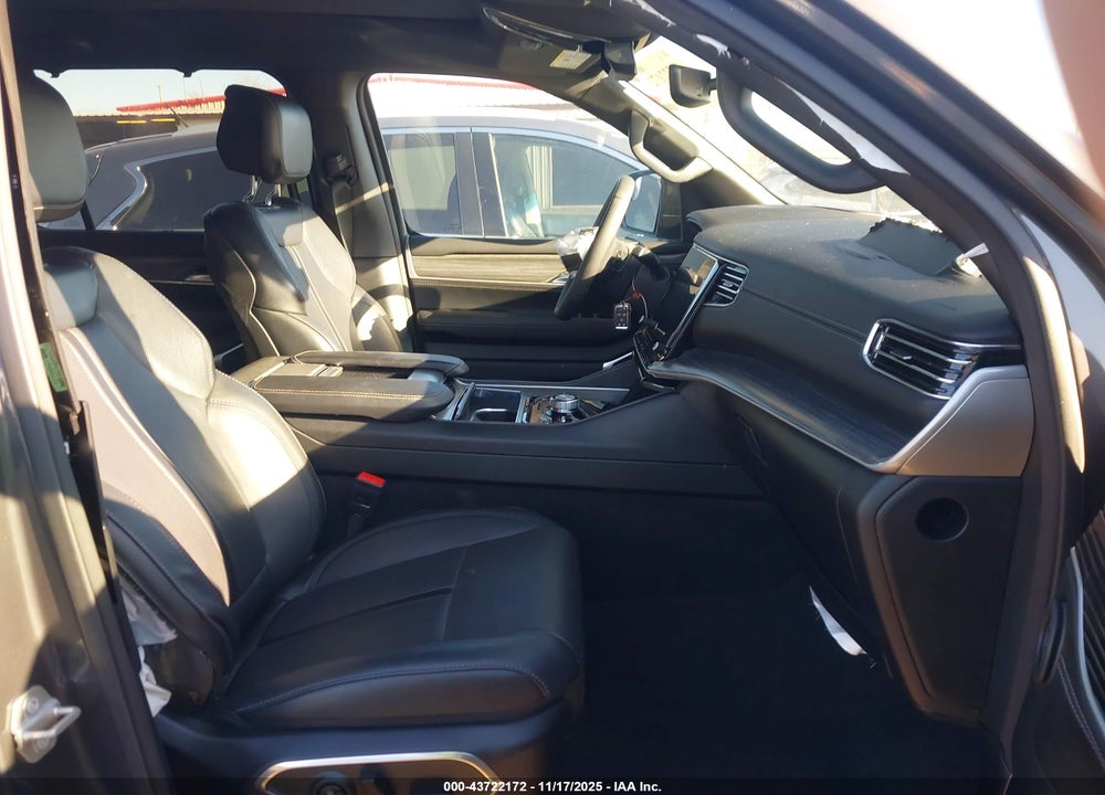 2024 JEEP WAGONEER VIN: 1C4SJSBP2RS153539