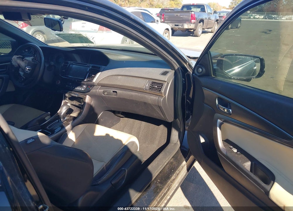 2017 HONDA ACCORD EX-L V6 VIN: 1HGCT2B8XHA005068