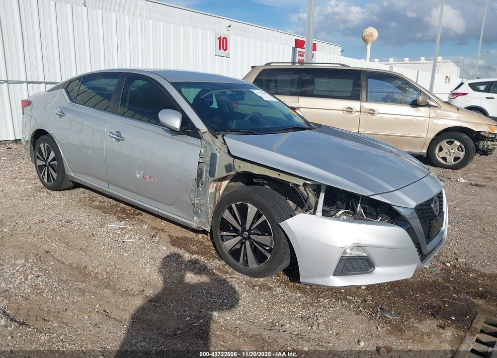 2021 NISSAN ALTIMA SV FWD VIN: 1N4BL4DV2MN330721