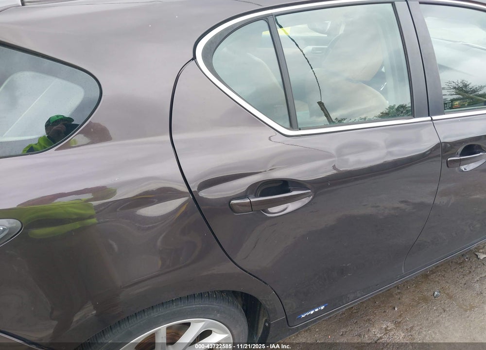 2011 LEXUS CT 200H VIN: JTHKD5BH0B2002592