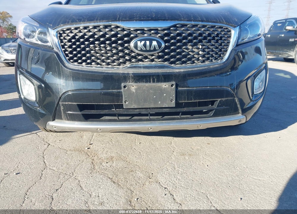 2016 KIA SORENTO 3.3L SX VIN: 5XYPKDA58GG004991