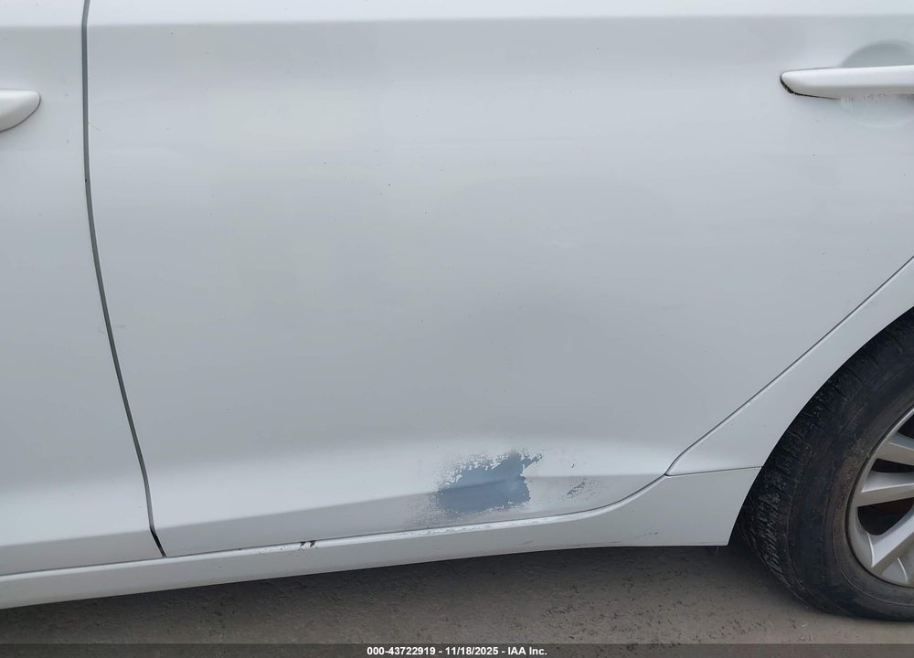 2016 HYUNDAI SONATA SE VIN: 5NPE24AF1GH270555