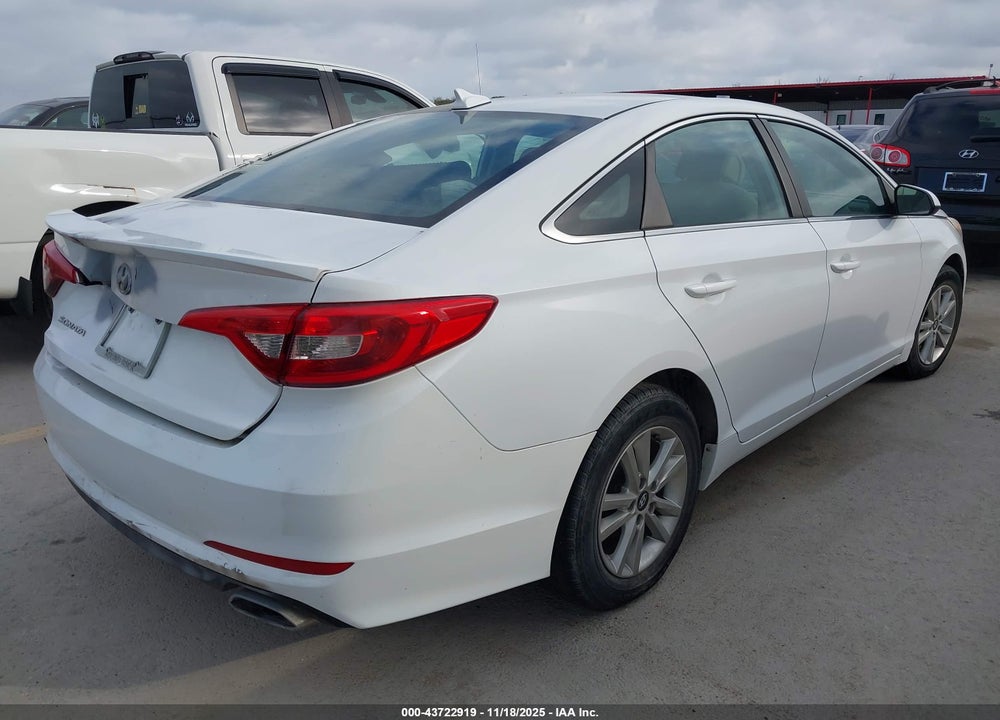 2016 HYUNDAI SONATA SE VIN: 5NPE24AF1GH270555