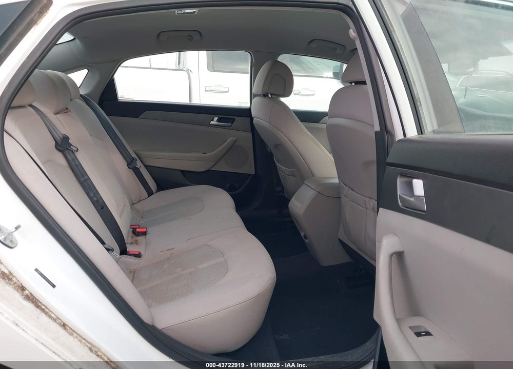 2016 HYUNDAI SONATA SE VIN: 5NPE24AF1GH270555