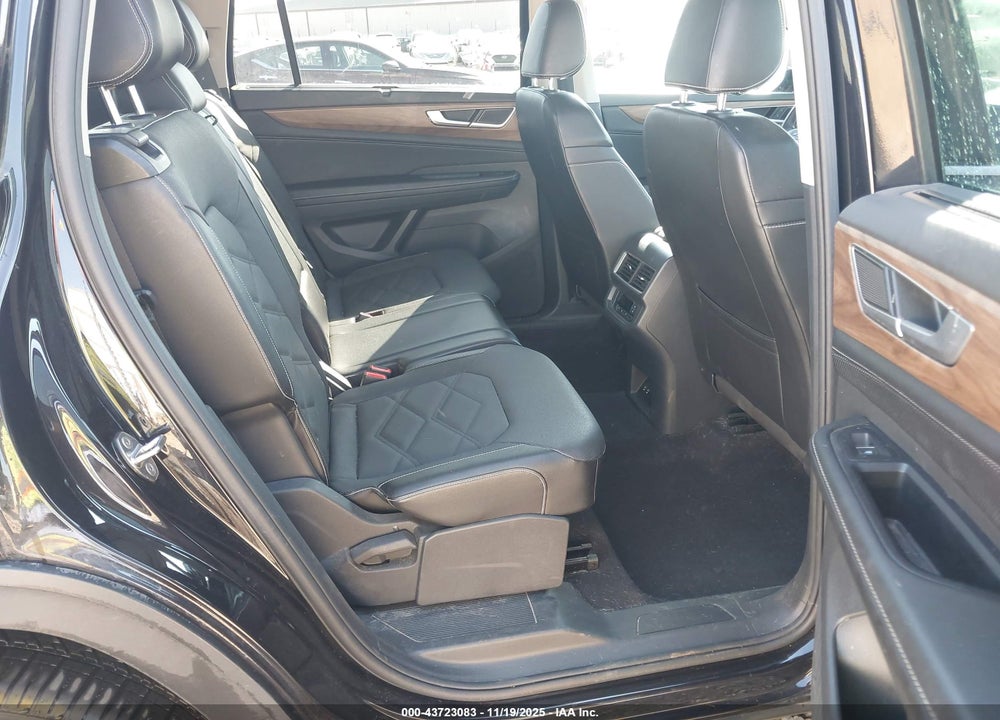 2024 VOLKSWAGEN ATLAS VIN: 1V2KR2CA6RC559173