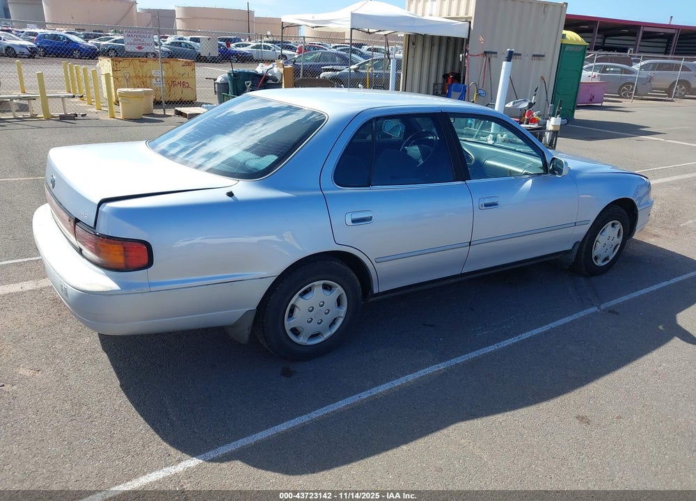 1994 TOYOTA CAMRY LE VIN: JT2SK12E0R0268022