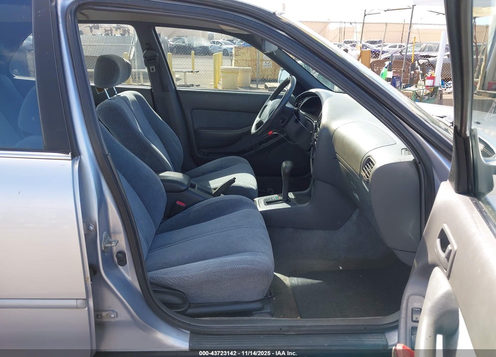 1994 TOYOTA CAMRY LE VIN: JT2SK12E0R0268022
