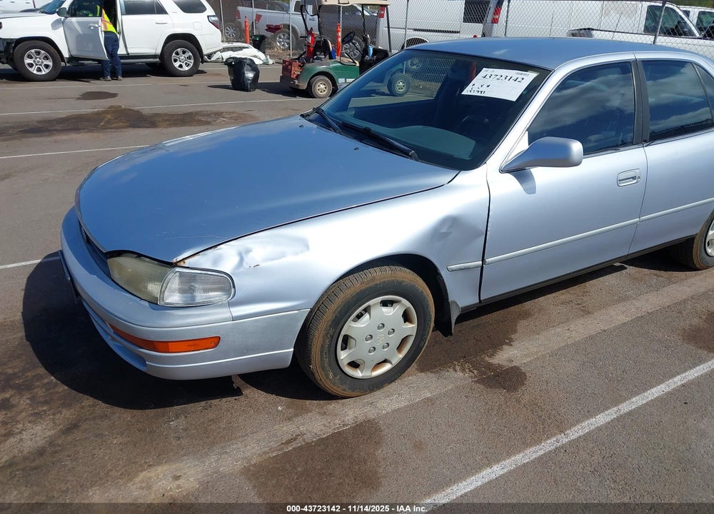 1994 TOYOTA CAMRY LE VIN: JT2SK12E0R0268022