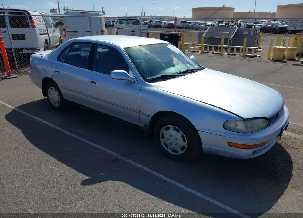 1994 TOYOTA CAMRY LE VIN: JT2SK12E0R0268022