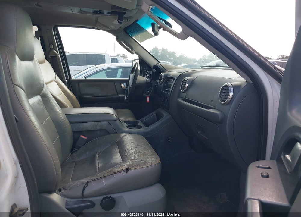 2003 FORD EXPEDITION XLT VIN: 1FMRU15W33LC62057