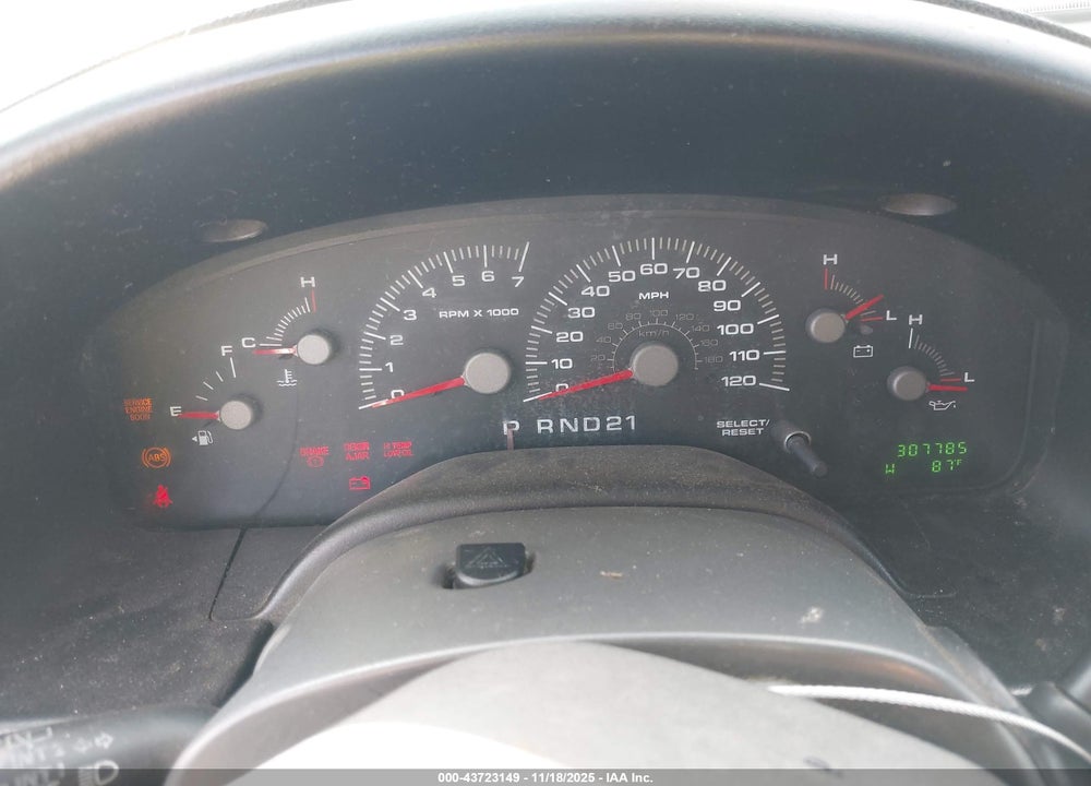 2003 FORD EXPEDITION XLT VIN: 1FMRU15W33LC62057