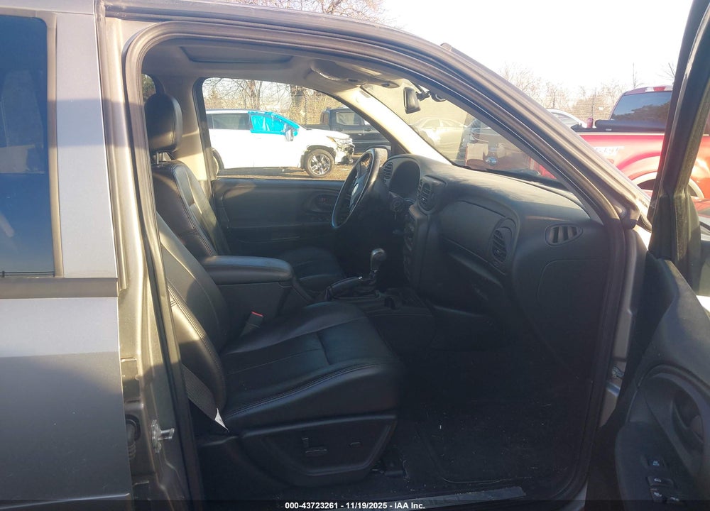 2008 CHEVROLET TRAILBLAZER LT VIN: 1GNDT13S582259814
