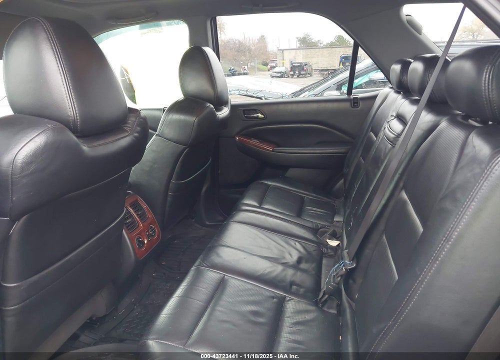 2005 ACURA MDX VIN: 2HNYD18265H531428