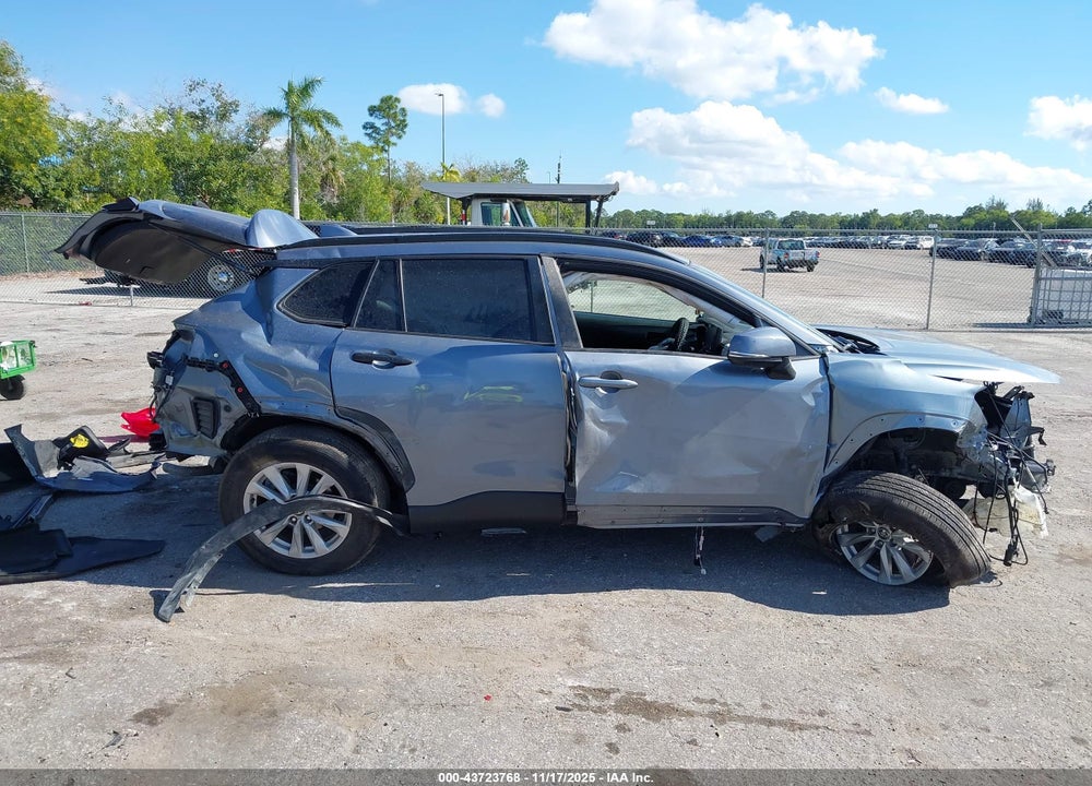 2022 TOYOTA COROLLA CROSS LE VIN: 7MUCAABG6NV026140