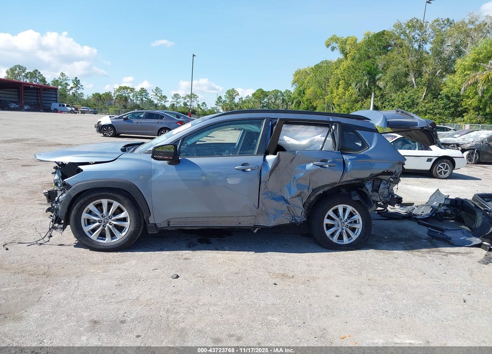 2022 TOYOTA COROLLA CROSS LE VIN: 7MUCAABG6NV026140