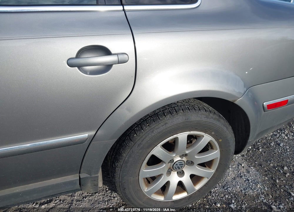 2003 VOLKSWAGEN PASSAT GLS V6 VIN: WVWPH63B33P358521