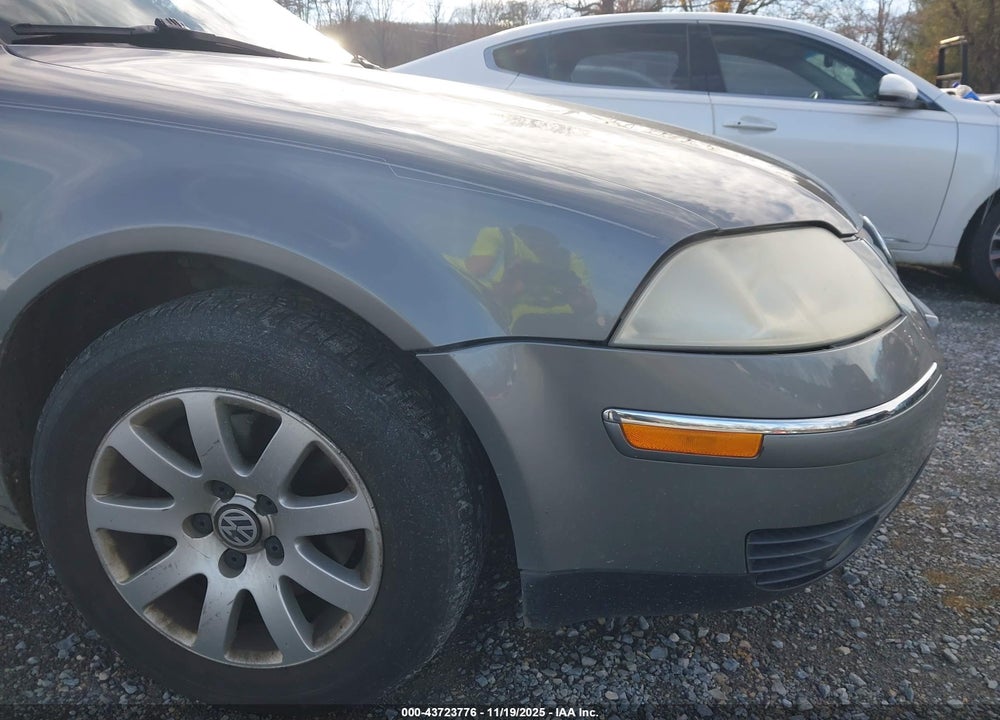 2003 VOLKSWAGEN PASSAT GLS V6 VIN: WVWPH63B33P358521