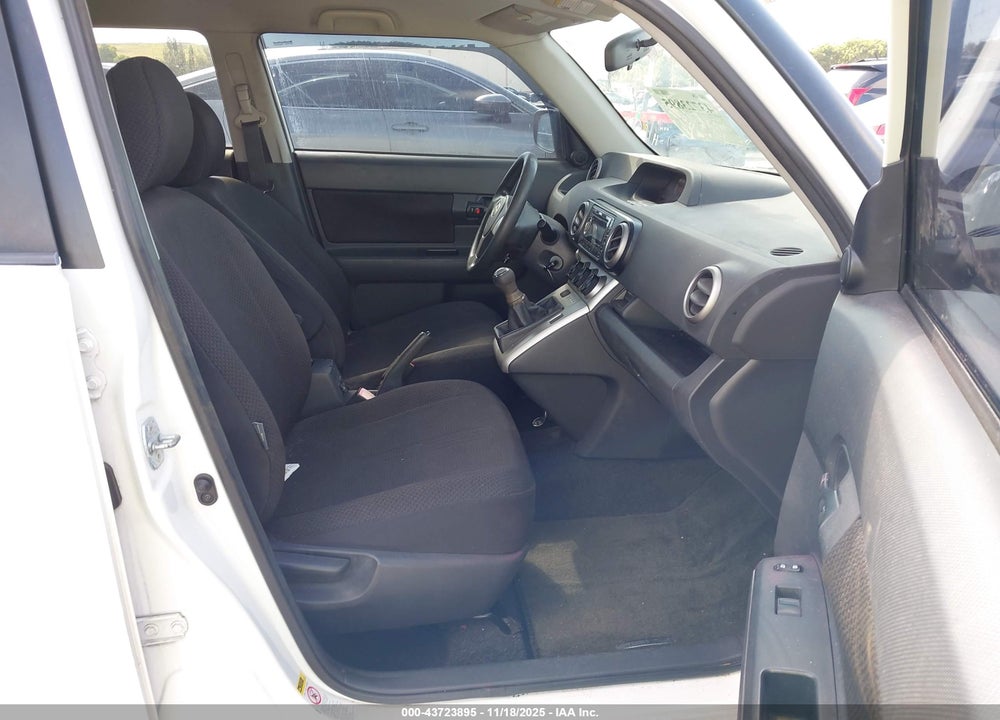 2009 SCION XB VIN: JTLKE50E291066404